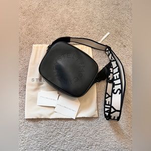 Stella McCartney
mini Stella Logo crossbody bag